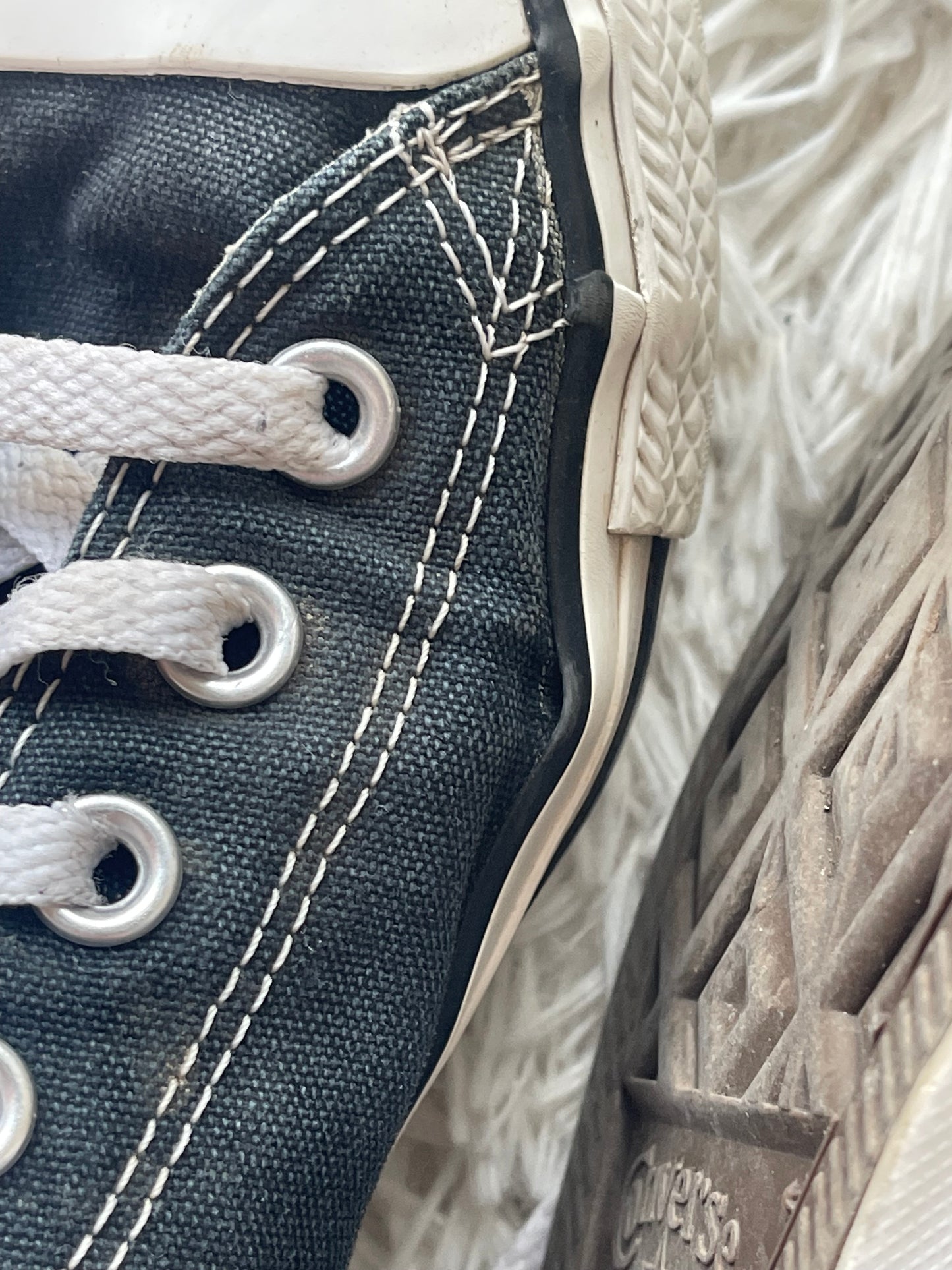 високи кецове Converse в черно