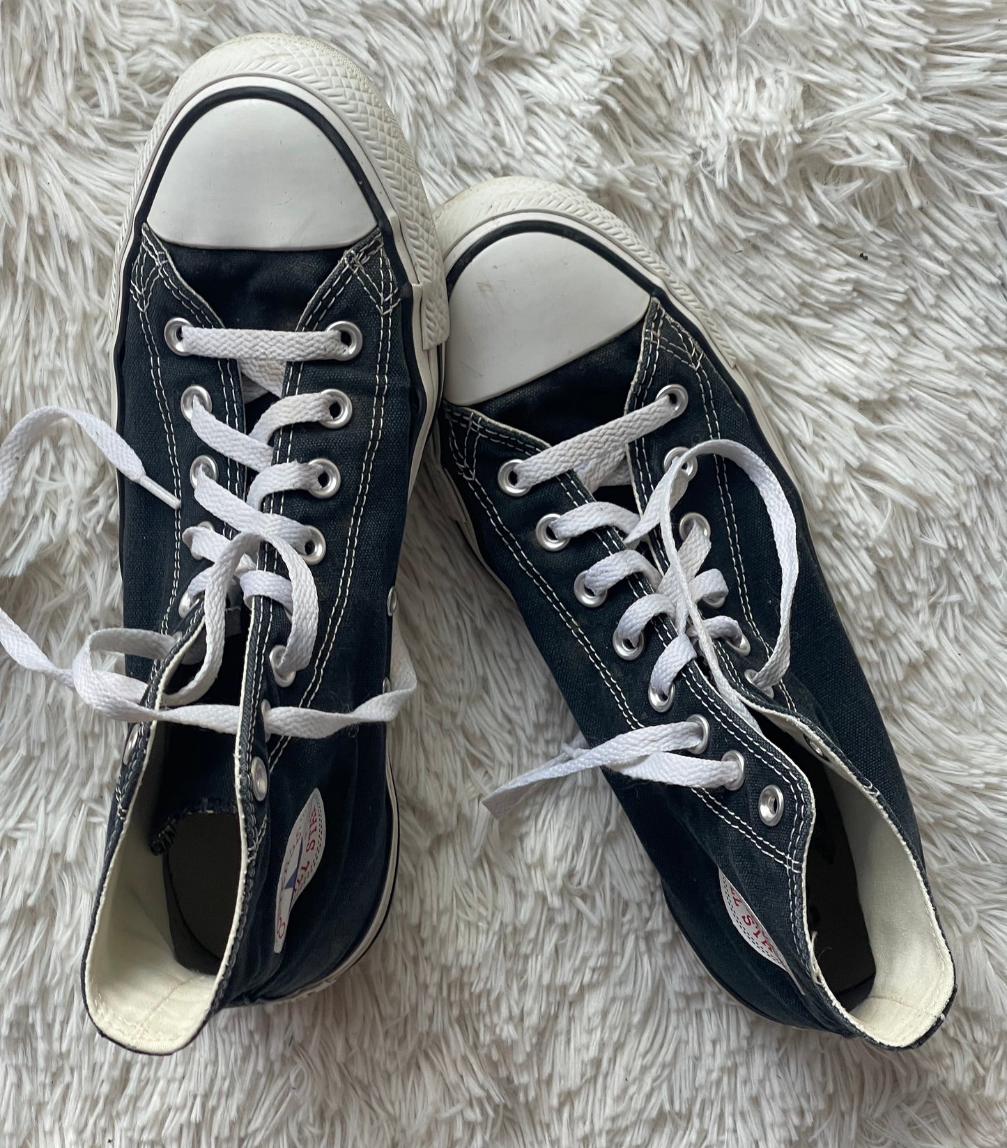 високи кецове Converse в черно
