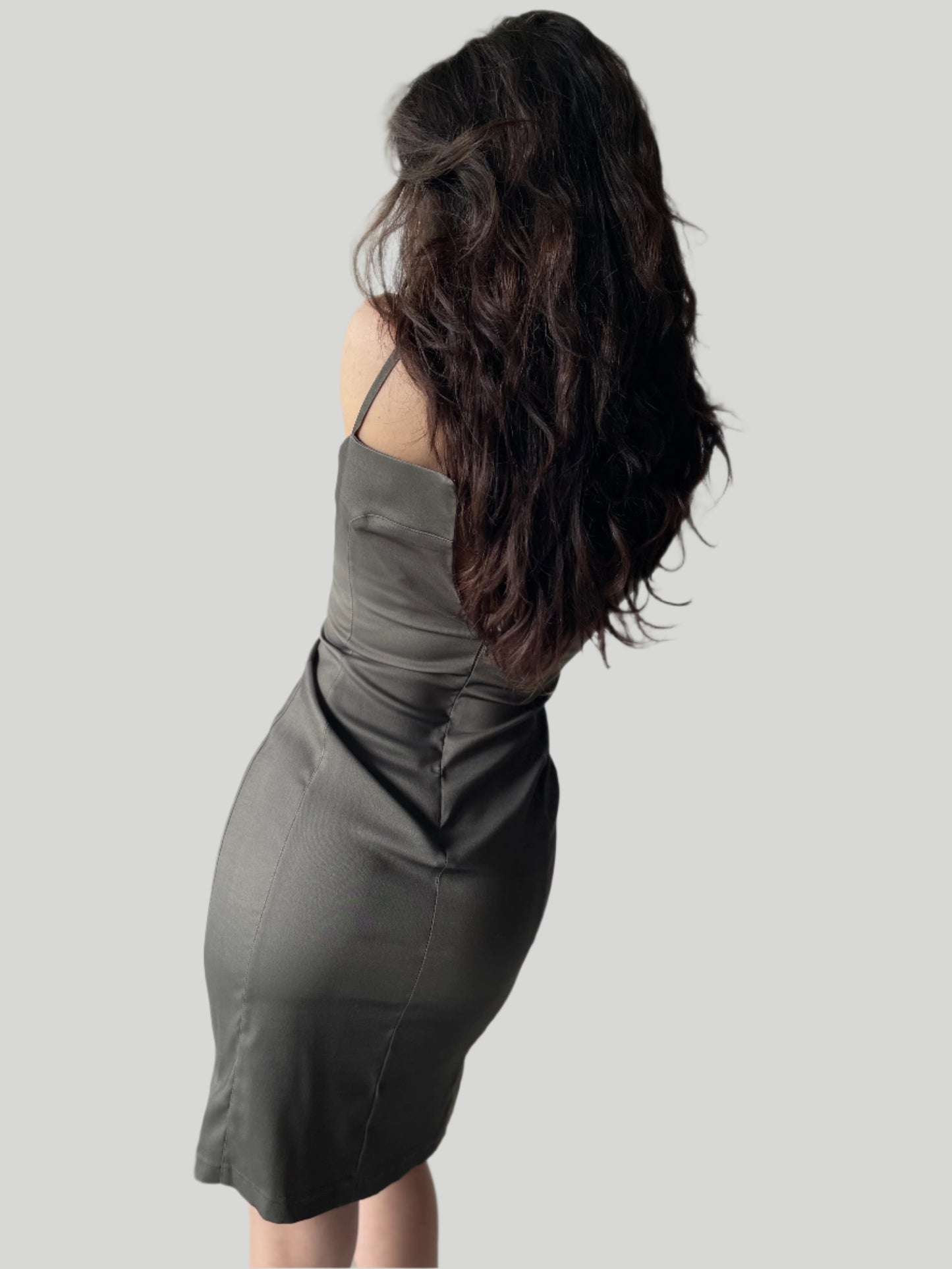 перфектната мини рокля в стил 90-те