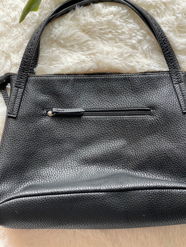 черна чанта от изкуствена кожа