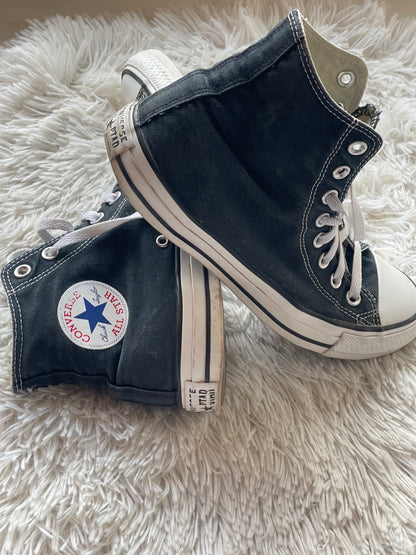 високи кецове Converse в черно