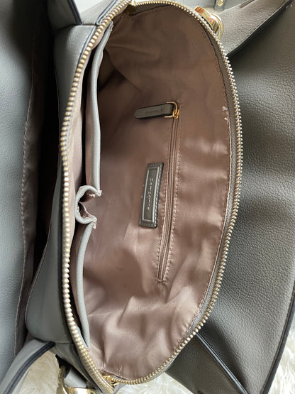 medium sized Samsonite bag