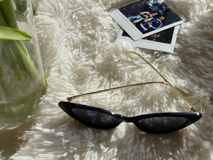 90s cat-eye black sunglasses